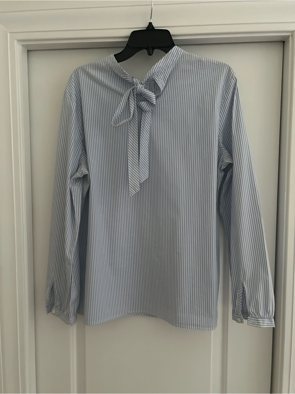 J. McLaughlin Light Blue & White Striped Tie-Neck Blouse